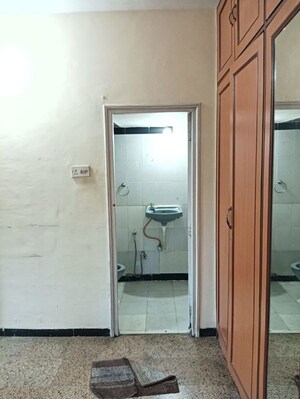 Room in 3 BHK Apartment at Vasant Valley Complex, Malad East – for Rent