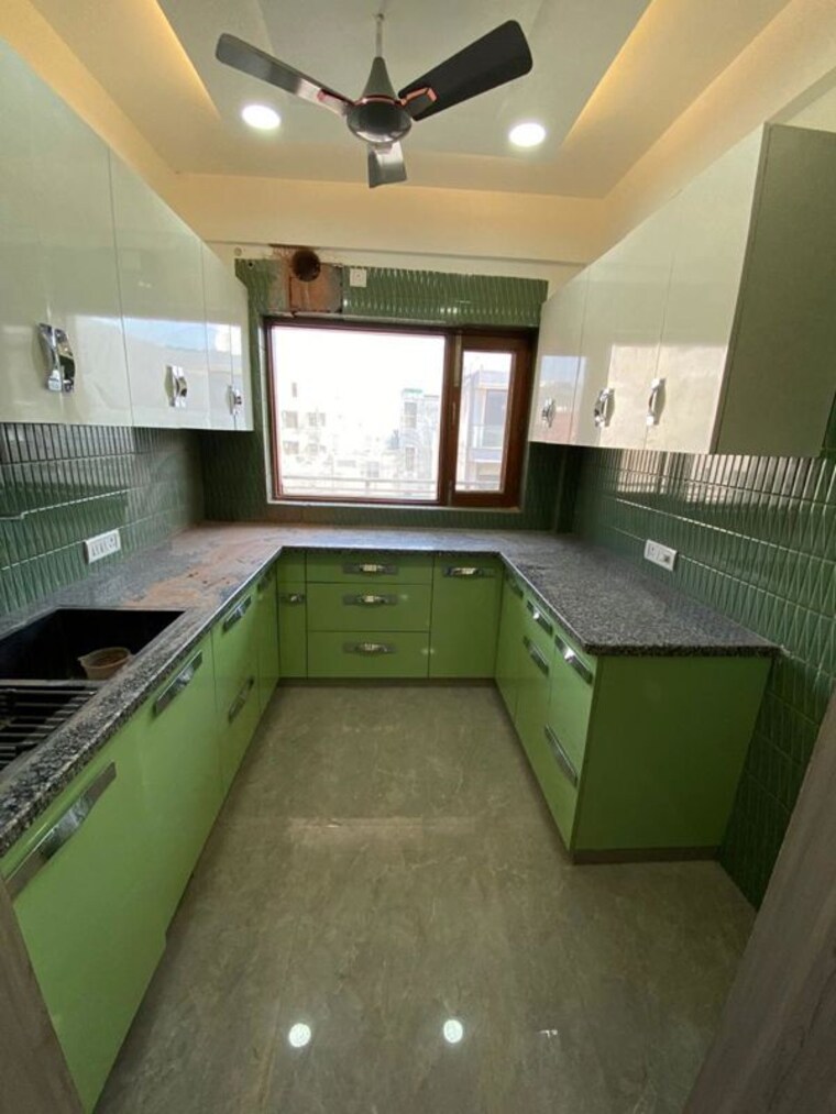 Kitchen, sushant lok iii 3 Bedroom 2000 Sq.Ft. Builder Floor In Sushant Lok Iii Gurgaon 10284918