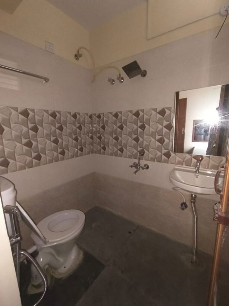 Bathroom, bommanahalli 1 RK 550 Sq.Ft. Builder Floor In Bommanahalli Bangalore 10251680