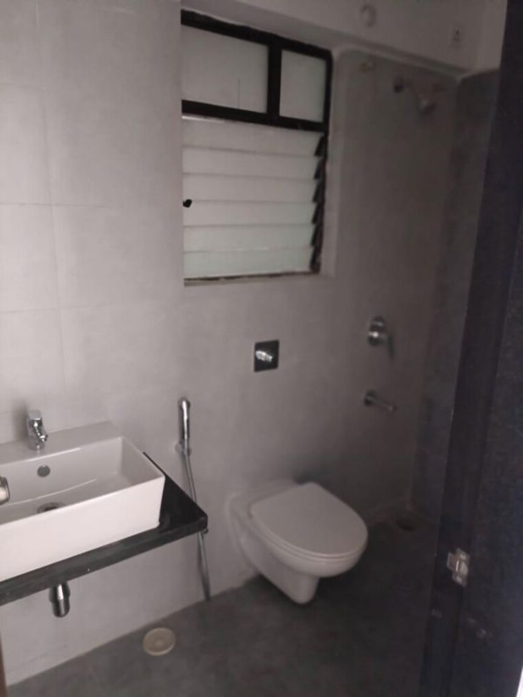 Bathroom, roshan-milestone 1 RK 470 Sq.Ft. Apartment In Tathawade Pune 10284968