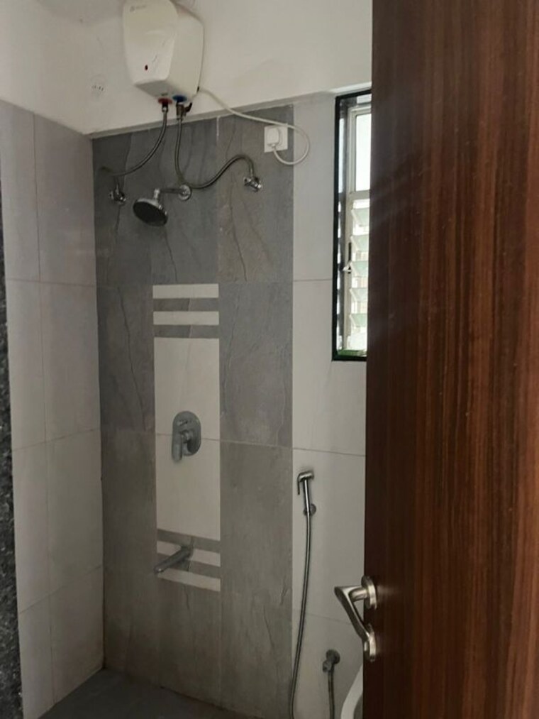 Bathroom, roshan-milestone 1 RK 470 Sq.Ft. Apartment In Tathawade Pune 10284968