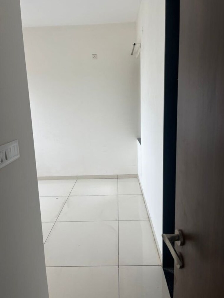 Bathroom, roshan-milestone 1 RK 470 Sq.Ft. Apartment In Tathawade Pune 10284968