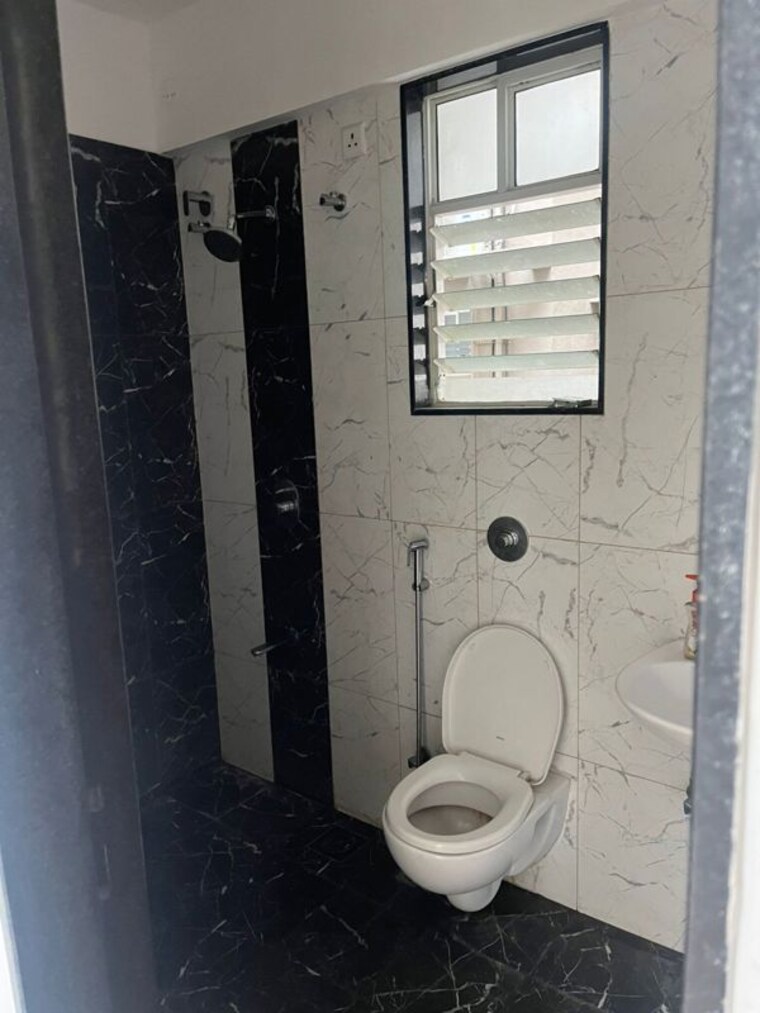 Bathroom, roshan-milestone 1 RK 470 Sq.Ft. Apartment In Tathawade Pune 10284968