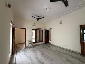 Room in 3 BHK Independent House at Mohit Nagar – for Rent