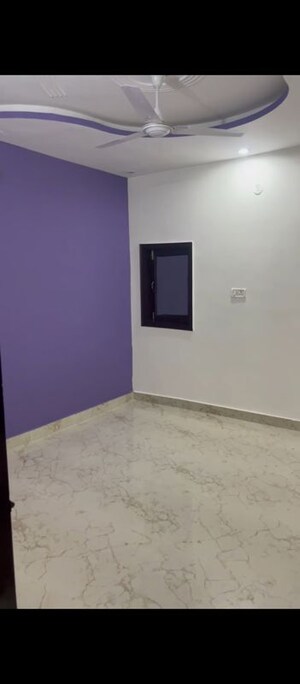 Room in 3 BHK Builder Floor at Dwarka Mor – for Sale