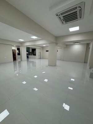 Room in  Showroom at Nahar Amrit Shakti, Chandivali – for Rent