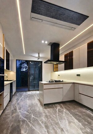 Kitchen in 4 BHK Builder Floor at Dlf Phase ii – for Sale