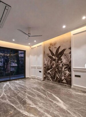 Parking in 4 BHK Builder Floor at Dlf Phase ii – for Sale