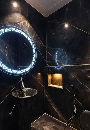 Furnished Amenities in 4 BHK Builder Floor at Dlf Phase ii – for Sale