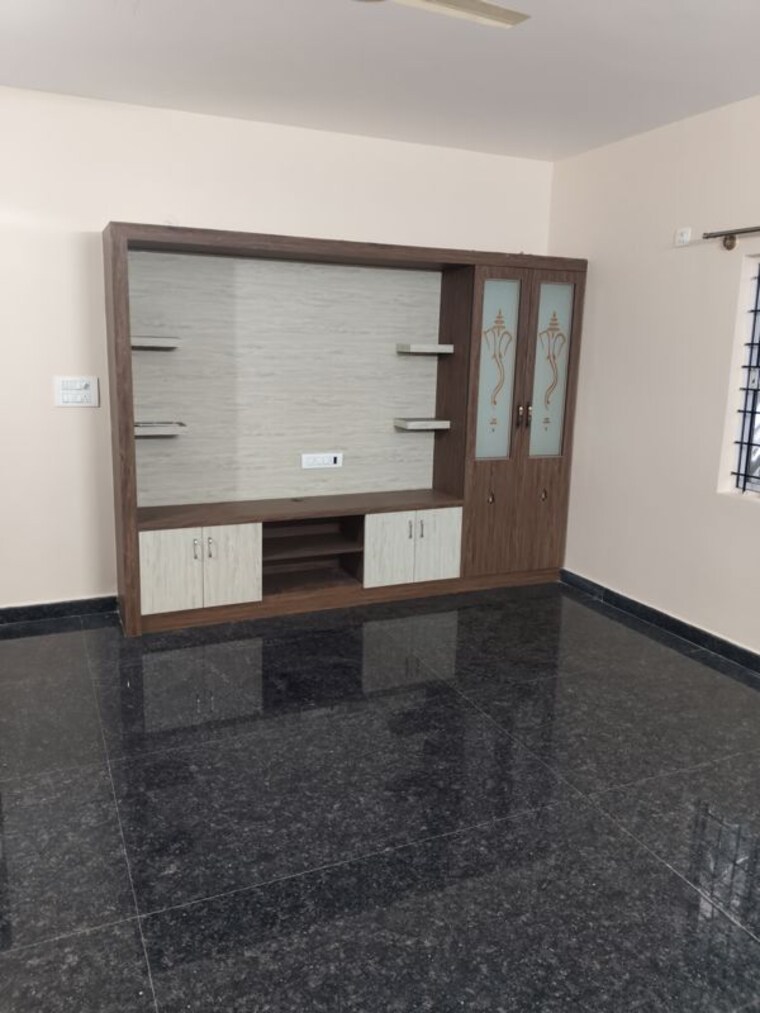 Room, krishna-residency-kadubeesanahalli 1 Bedroom 600 Sq.Ft. Apartment In Kadubeesanahalli Bangalore 10285037