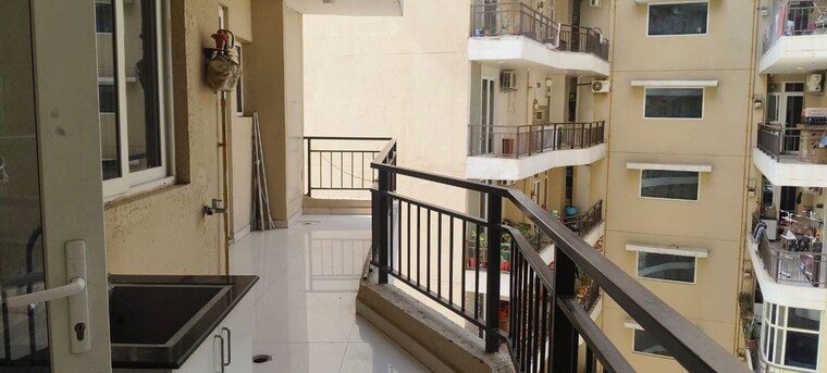 Balcony, maya-green-lotus-saksham 3.5 Bedroom 2250 Sq.Ft. Apartment In International Airport Road Zirakpur 10275721