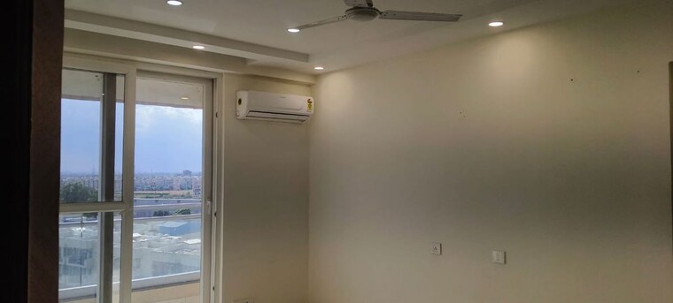 Room, maya-green-lotus-saksham 3.5 Bedroom 2250 Sq.Ft. Apartment In International Airport Road Zirakpur 10275721