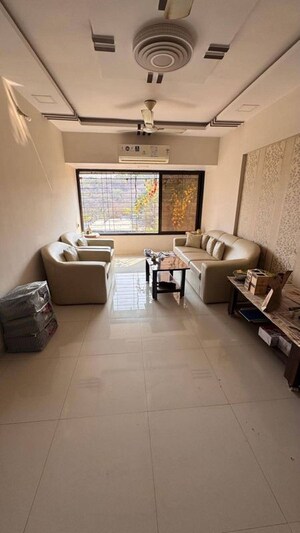 2 BHK Apartment For Rent in Khar West