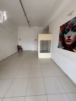 Retail Shop For Rent in Science City