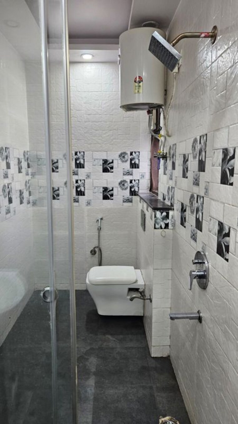 Bathroom, malviya nagar 2 Bedroom 1200 Sq.Ft. Builder Floor In Malviya Nagar Delhi 10285324