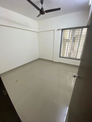 Room in 3 BHK Apartment at Rambaug Colony – for Rent