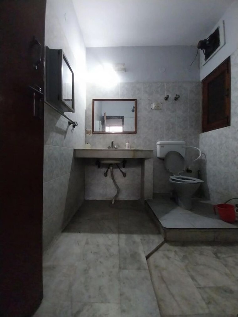 Bathroom, sector 15 6 Bedroom 112 Sq.Ft. Independent House In Sector 15 Noida 10285369