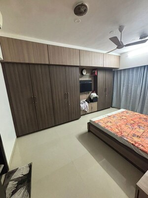 Bedroom in 2 BHK Apartment at Andheri West – for Rent