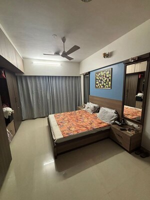 Bedroom in 2 BHK Apartment at Andheri West – for Rent