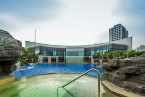 Swimming Pool in 5 BHK Apartment at K Raheja Modern Vivarea, Mahalaxmi – for Sale