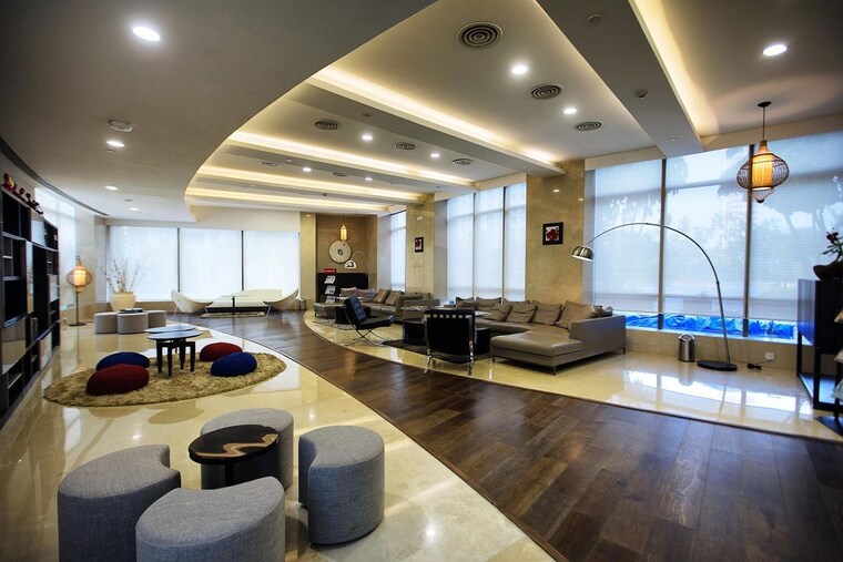 Gym, k-raheja-modern-vivarea 5 Bedroom 3000 Sq.Ft. Apartment In Mahalaxmi Mumbai 10285405