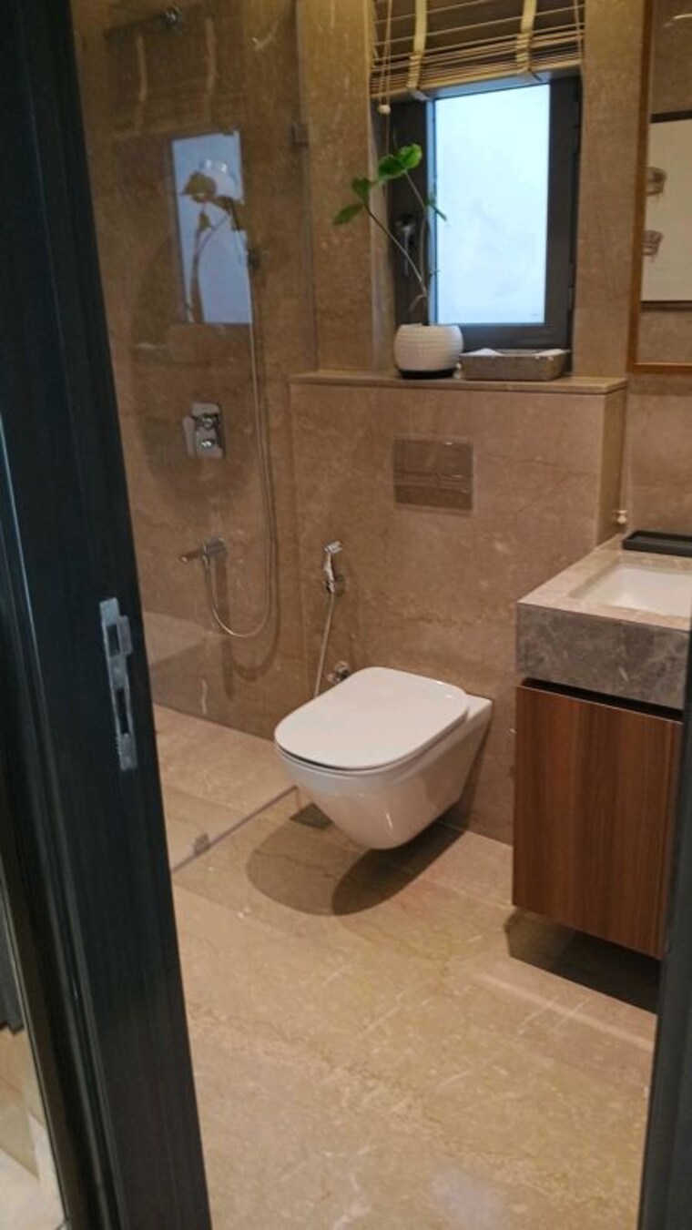 Bathroom, piramal-mahalaxmi 3 Bedroom 1470 Sq.Ft. Apartment In Mahalaxmi Mumbai 10285426