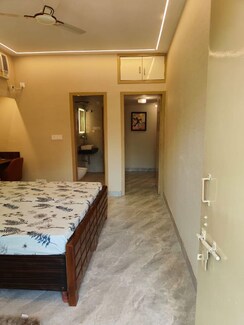 2 BHK Builder Floor For Rent in Panchsheel Park