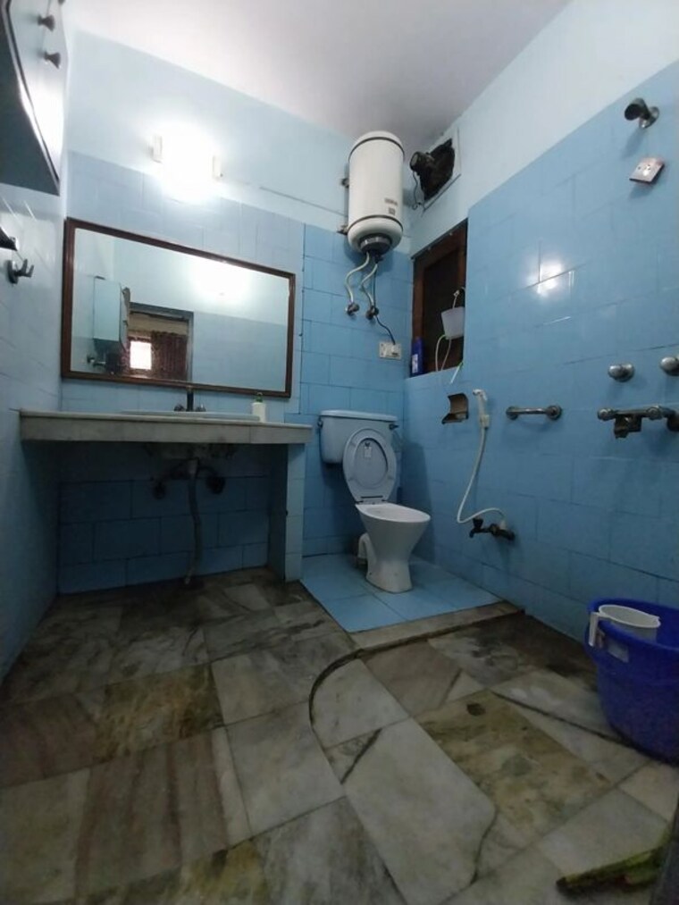 Bathroom, sector 19 4 Bedroom 167 Sq.Ft. Independent House In Sector 19 Noida 10285450
