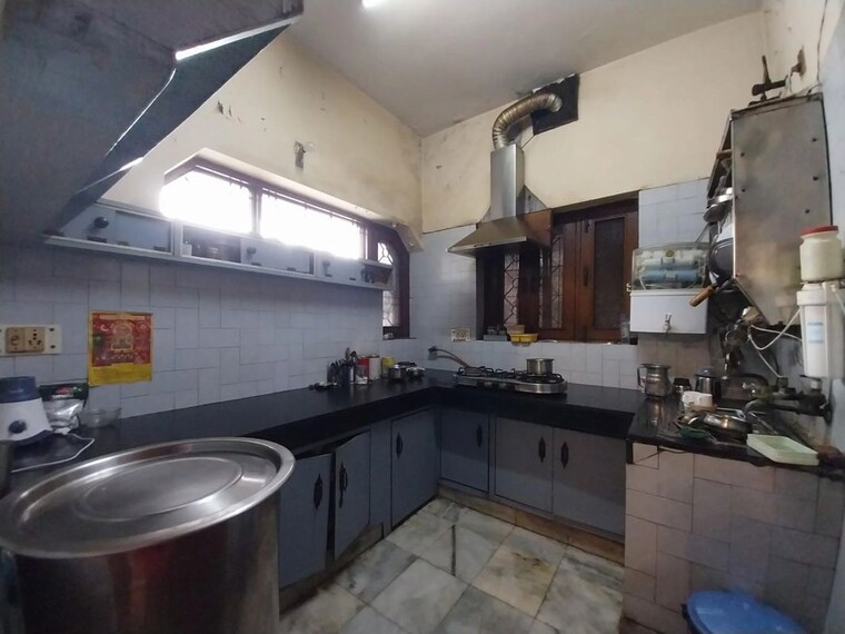 Kitchen, noida central 4 Bedroom 161 Sq.Yd. Independent House In Noida Central Noida 10285261