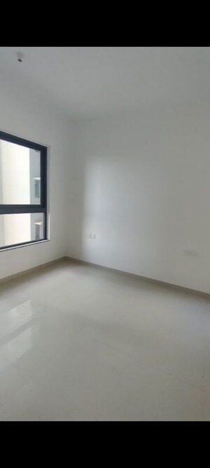 Room in 2 BHK Apartment at Kalpataru Immensa D, Kolshet Road – for Sale