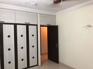 Furnished Amenities in 2 BHK Apartment at Raheja Sherwood, Goregaon East – for Rent