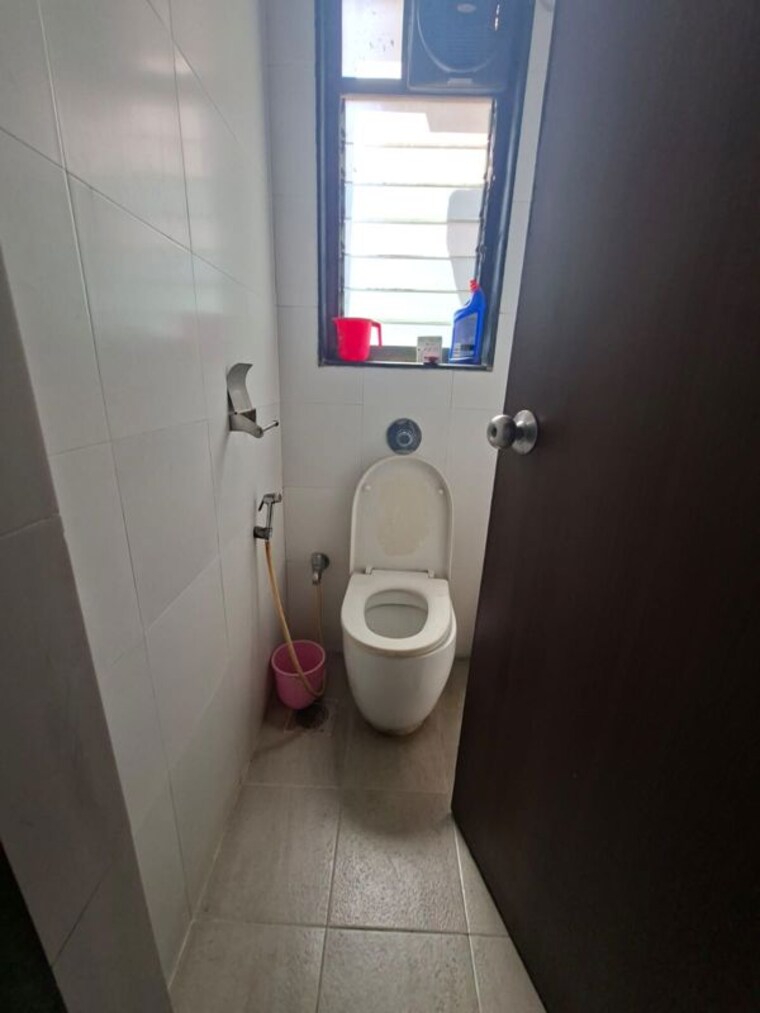 Bathroom, lodha-casa-ultima 1 Bedroom 650 Sq.Ft. Apartment In Chirak Nagar Thane 10245071