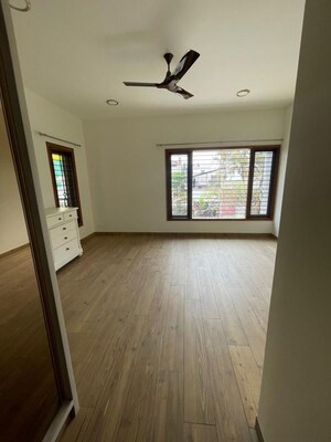 Room in 3 BHK Builder Floor at Tilak Nagar – for Rent