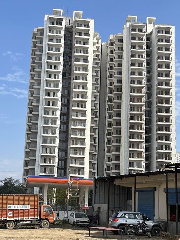 2 BHK + Extra Room 729 Sq.Ft. Apartment in GLS Avenue 81