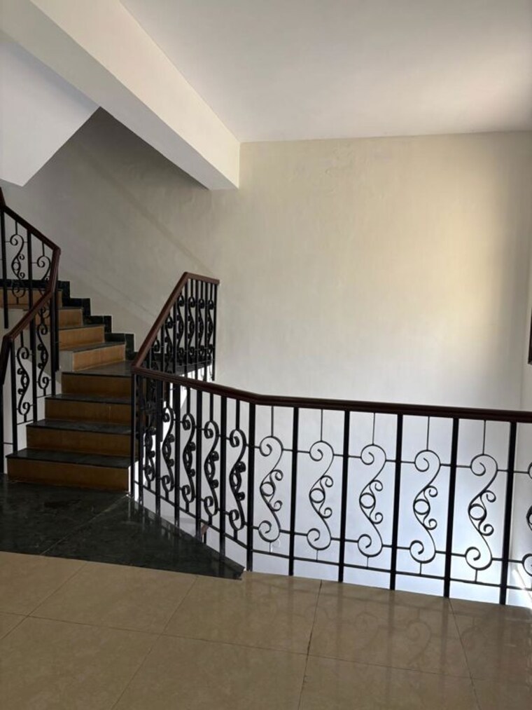 Balcony, palam-vihar-residents-association 3 Bedroom 1600 Sq.Ft. Independent House In Palam Vihar Gurgaon 10285477