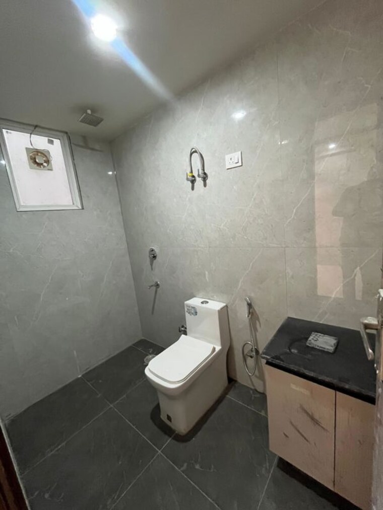 Bathroom, chattarpur 1 Bedroom 450 Sq.Ft. Builder Floor In Chattarpur Delhi 10285366