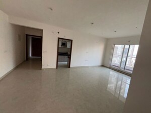 Room in 3.5 BHK Apartment at Rishita Mulberry Heights, Sushant Golf City – for Rent