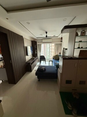 Team Area in 2 BHK Apartment at Shraddha Vertica, Vikhroli East – for Rent