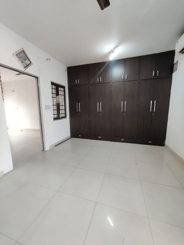 Room, omaxe-plaza Commercial Office Space 1600 Sq.Ft. In Sector 49 Gurgaon 10285214