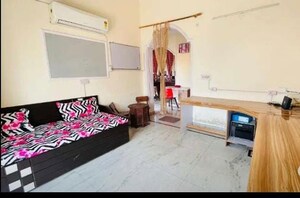 2 BHK Builder Floor For Rent in Aman Vihar