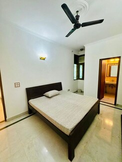 3 BHK + Pooja Room,Servant Room,Study Room Builder Floor For Rent in Ansal Sushant Lok I