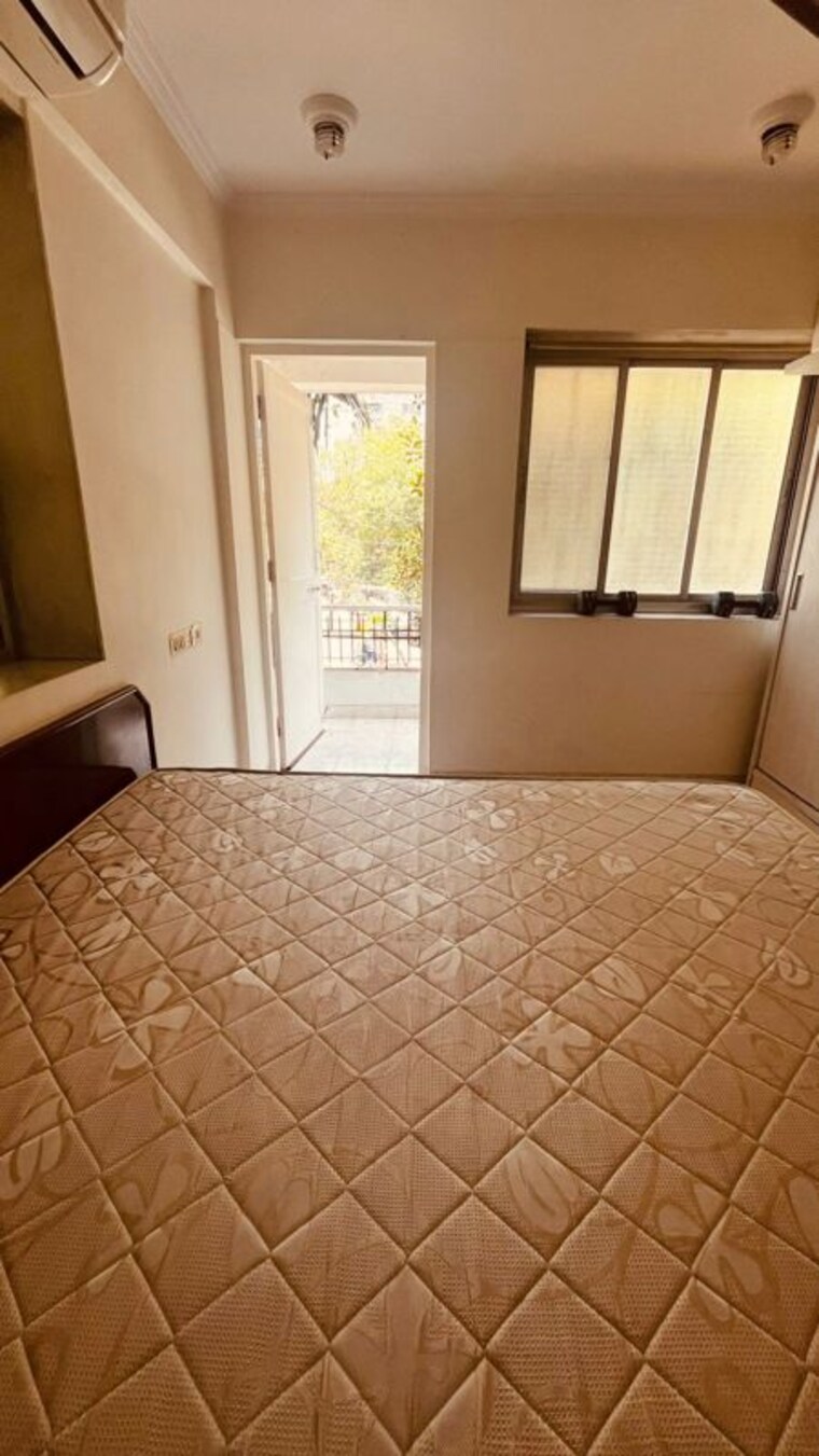 Bedroom, shazy-apartment 2 Bedroom 600 Sq.Ft. Apartment In Andheri West Mumbai 10285590