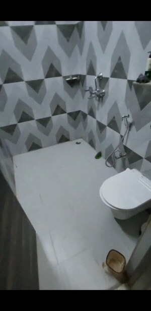 Master Bedroom in 2 BHK Builder Floor at Lajpat Nagar ii – for Rent