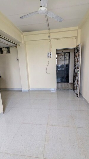 Room in 1 RK Apartment at Malad West – for Rent