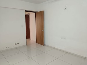 Room in 3 BHK Apartment at Sargasan – for Rent