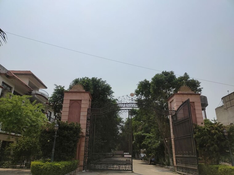 Exterior View, sector 115 Commercial Showroom 3400 Sq.Ft. In Sector 115 Mohali 10285638