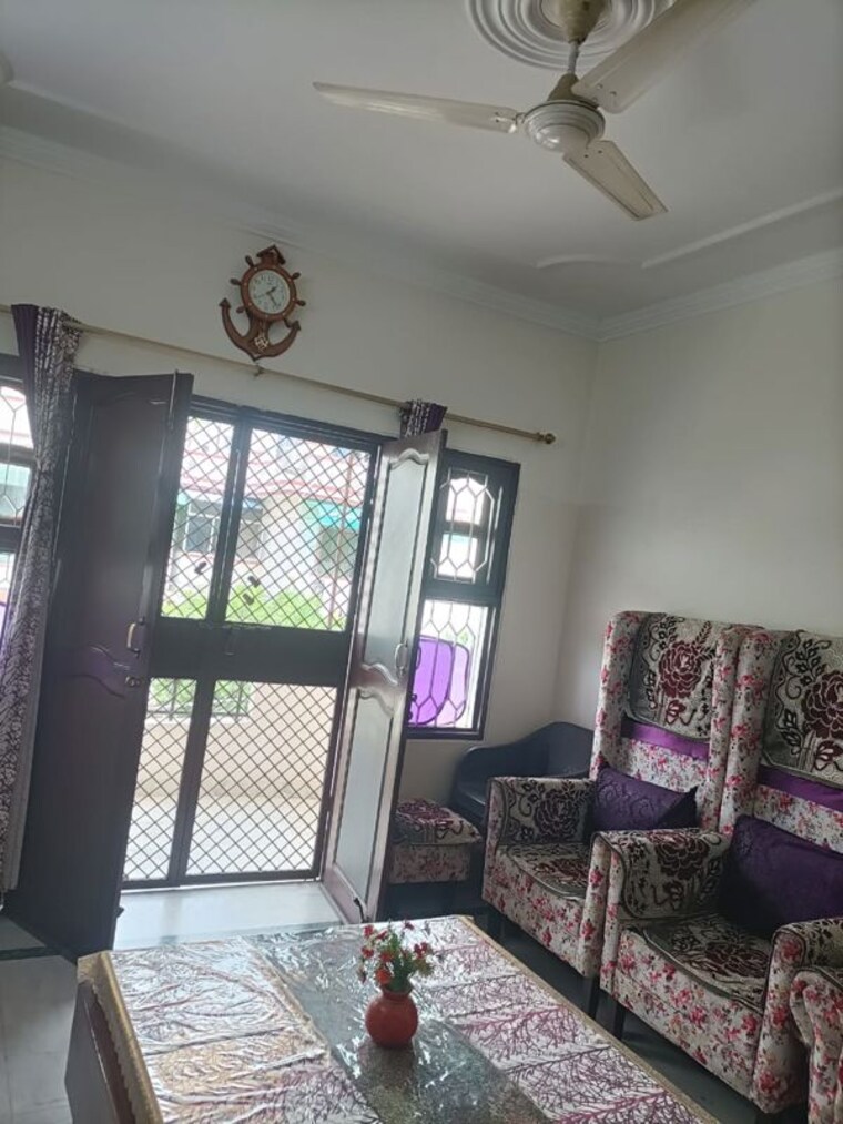 Living Room, uppal-southend 2 Bedroom 1250 Sq.Ft. Builder Floor In Sector 49 Gurgaon 10285664