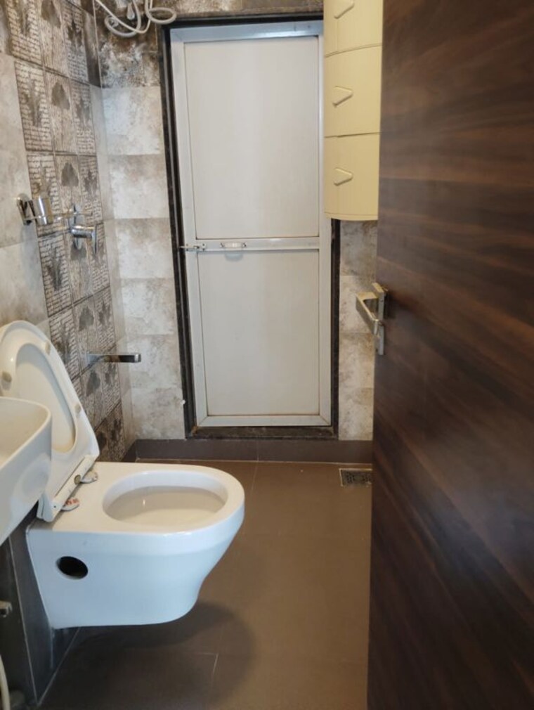 Bathroom, bhagwati-elgenza 3 Bedroom 2400 Sq.Ft. Apartment In Ghansoli Navi Mumbai 10285637