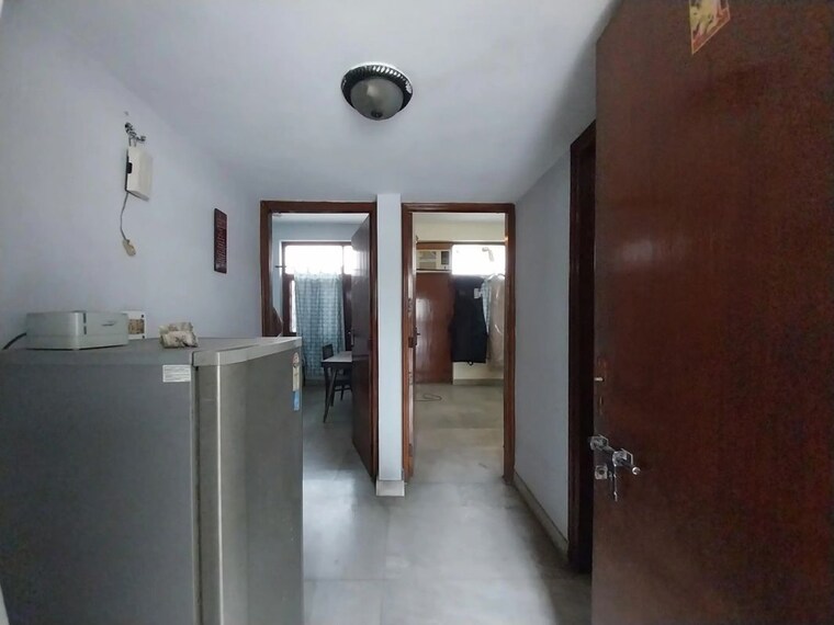 Room, sector 49 6 Bedroom 153 Sq.Mt. Independent House In Sector 49 Noida 10285665