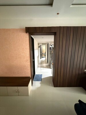 Furnished Amenities in 2 BHK Apartment at Shraddha Vertica, Vikhroli East – for Rent